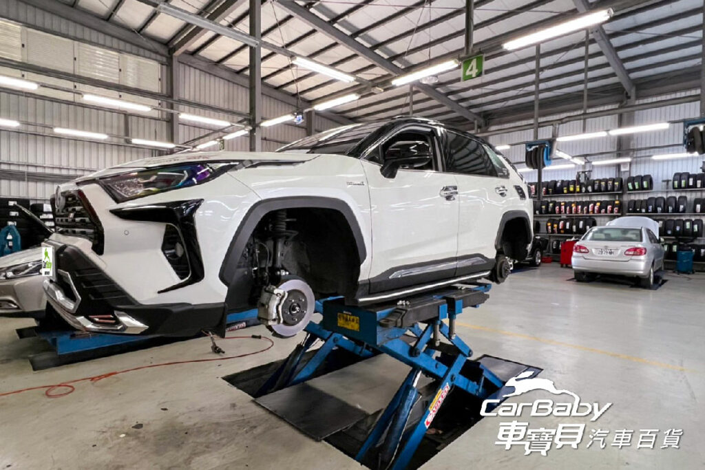 TOYOTA 豐田 RAV4 2021年升級18吋台製鋁圈，安裝於車寶貝汽車百貨五權西店。感謝車主對我們車寶貝的信任與支持！輪胎鋁圈更換交給車寶貝汽車百貨，售後保固安心有保障！